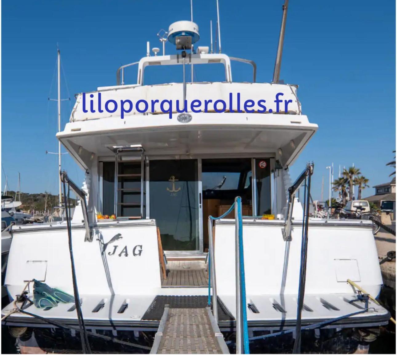 Hebergements Bateaux A Quai 波克罗勒岛 外观 照片